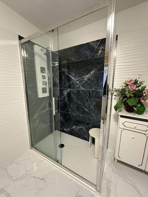 Holiday home Luxury House Bergamo Vicino Aeroporto Orio E Ospedale Papa Giovanni Xxiii Curno